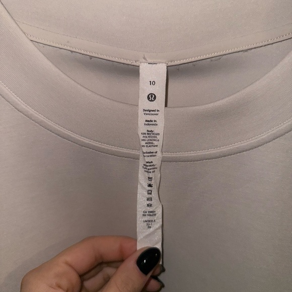 Lululemon Softstreme Perfectly Ovsersized Cropped Crew - Picture 5 of 5